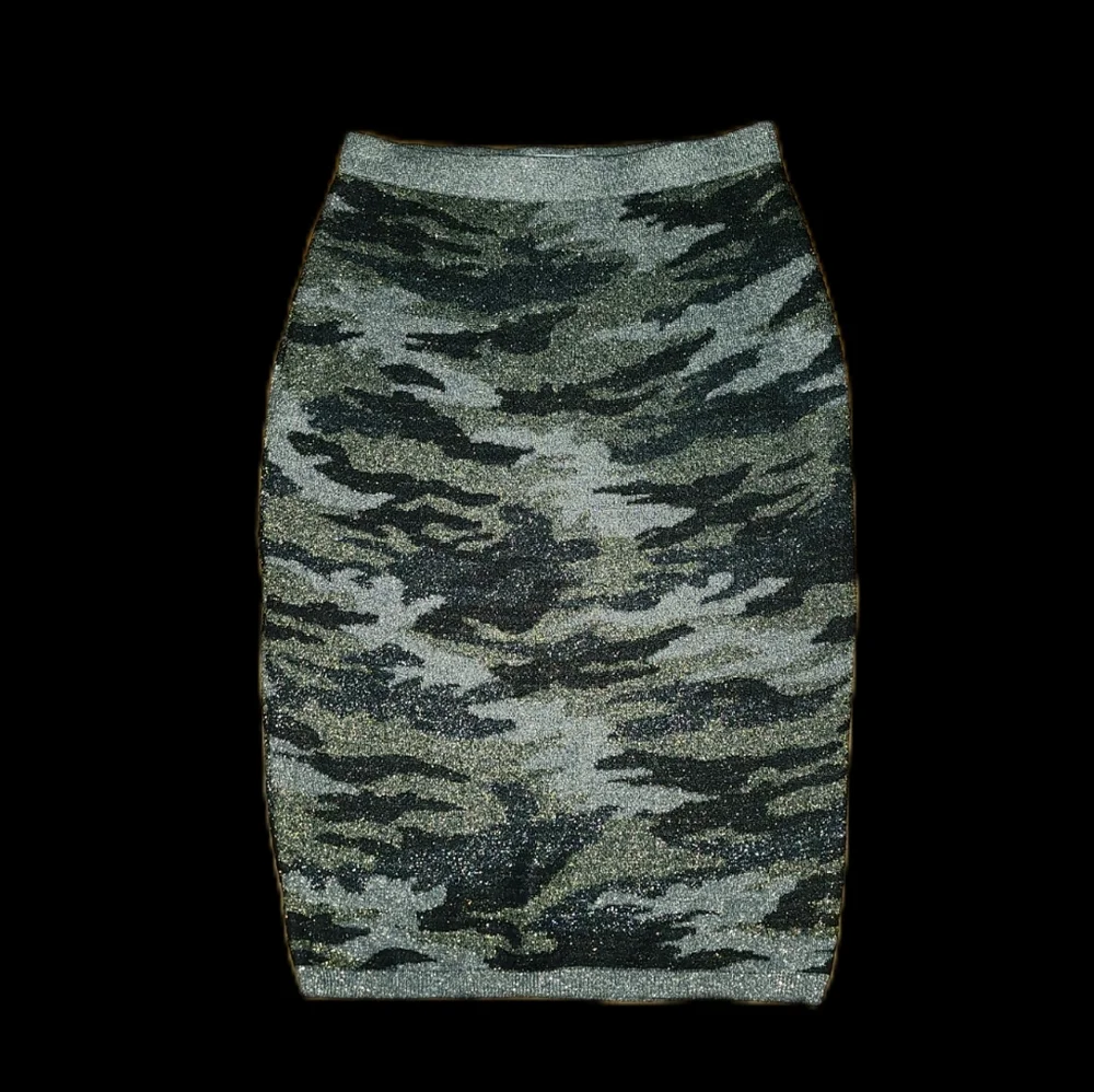 Jennifer Lopez Camouflage Pencil Skirt - Picture 3 of 4